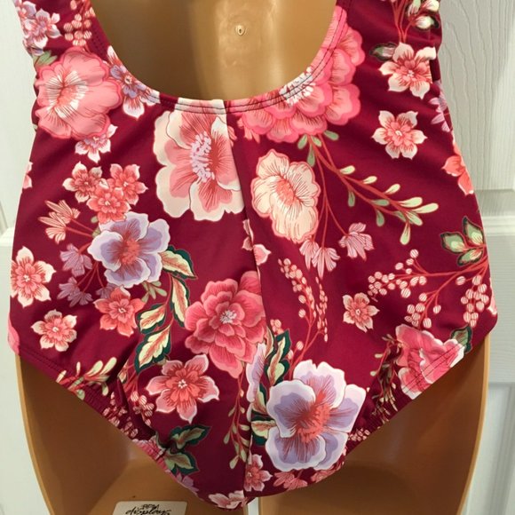 Time & Tru Floral Swimsuit - Picture 8 of 8